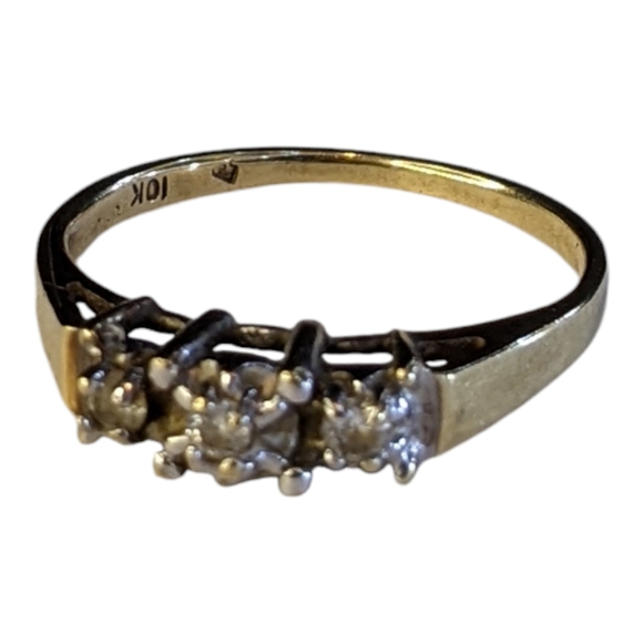 Vintage 3 Diamonds 10K Gold Ring size 5 - Picture 3 of 6